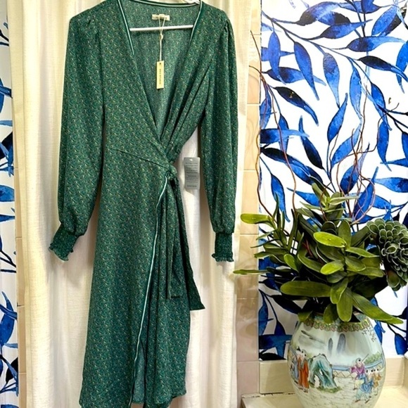 NWT Women’s Max Studio Crepe Long Sleeve Smocked Cuff Wrap Midi Dress Size S - Picture 2 of 11